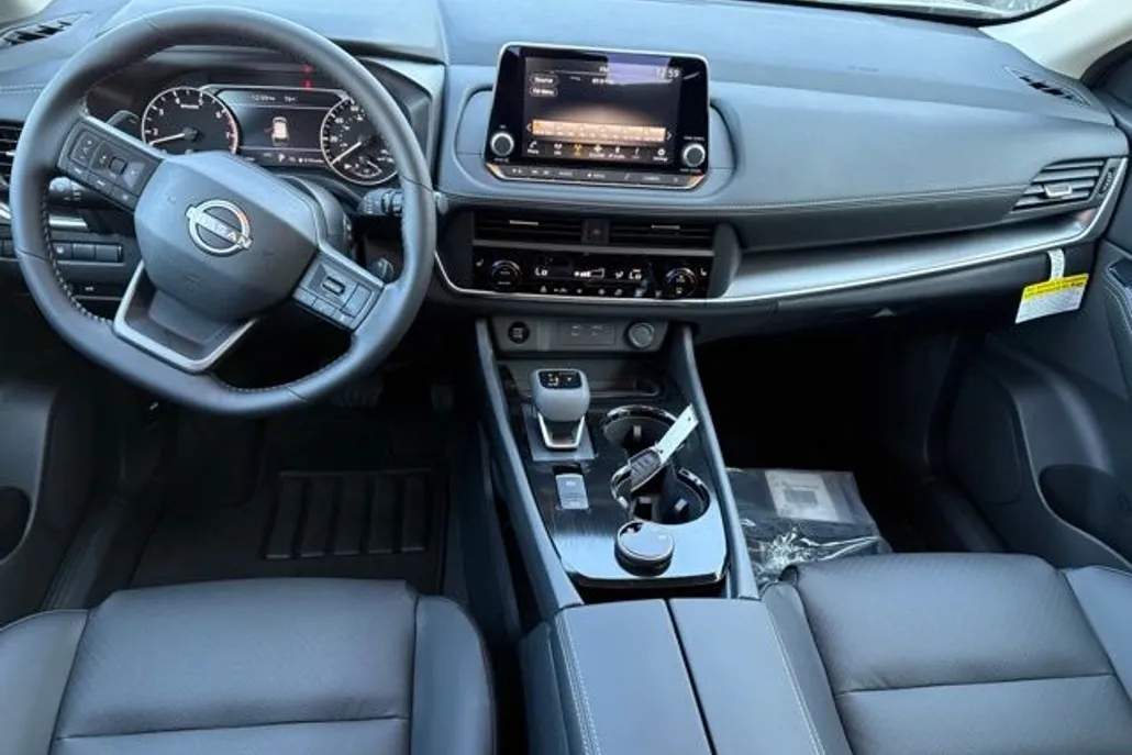 2026 Nissan Rogue SV photo 1