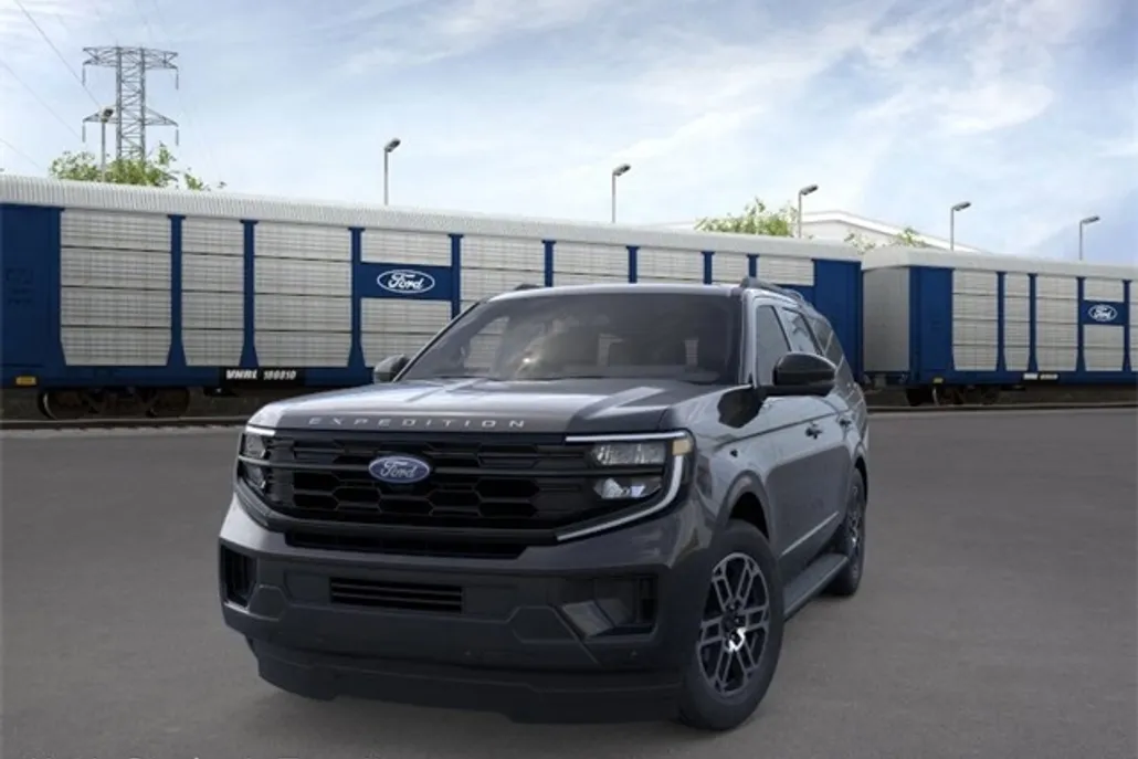2025 Ford Expedition photo 1