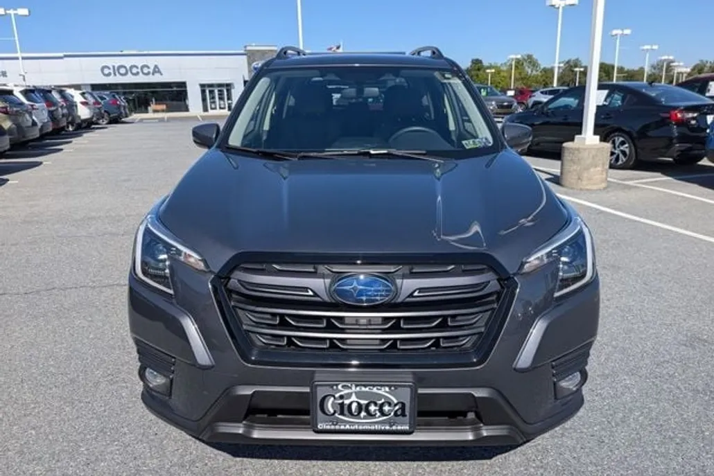 2023 Subaru Forester Limited photo 1