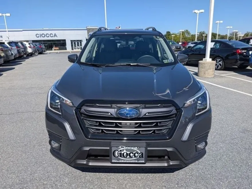 2023 Subaru Forester Limited photo 1