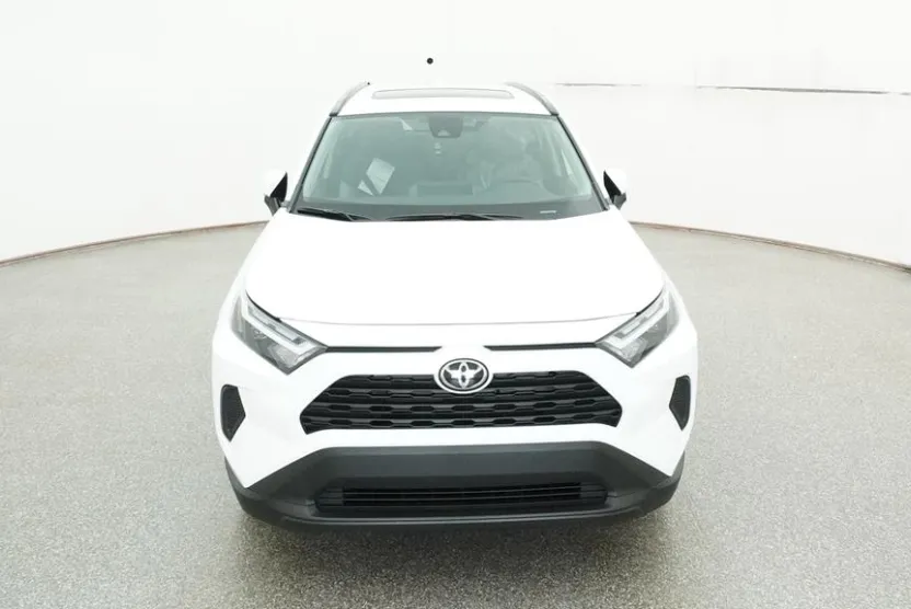 2025 Toyota RAV4 XLE photo 1