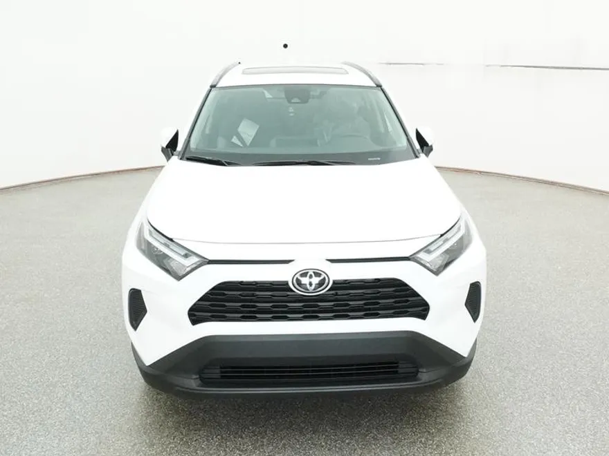 2025 Toyota RAV4 XLE photo 1