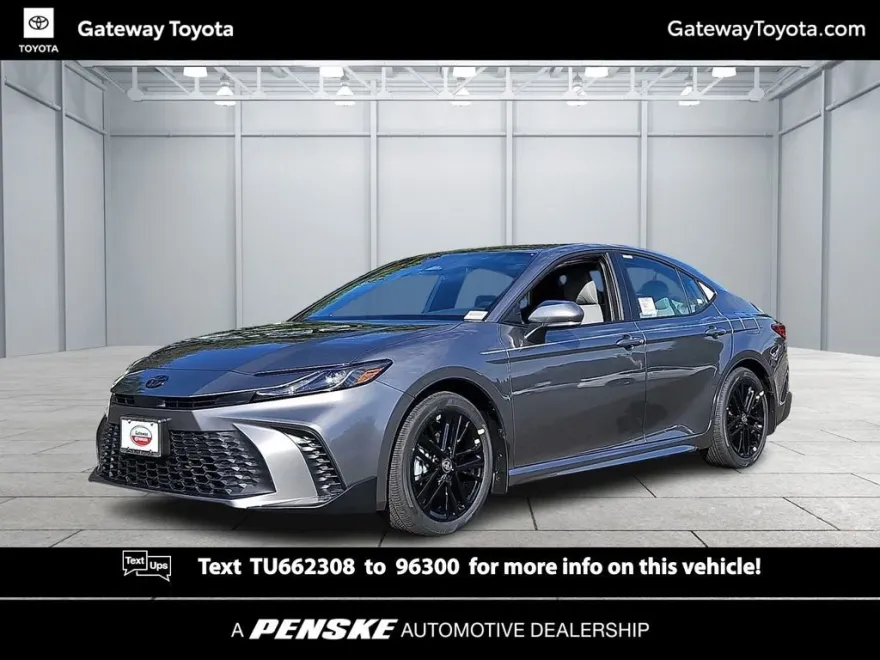 2026 Toyota Camry SE photo 1