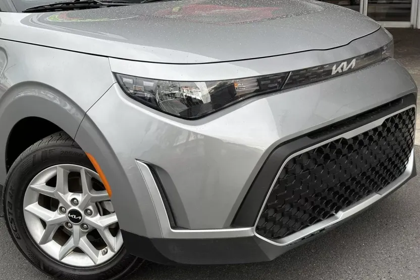 2024 Kia Soul LX photo 1