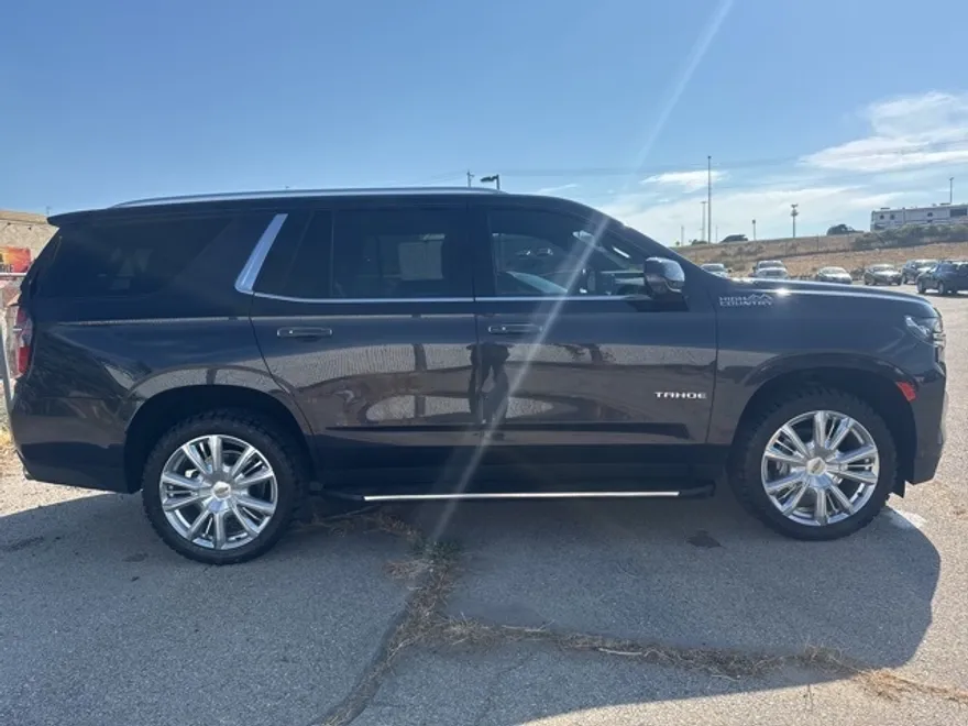 2022 Chevrolet Tahoe High Country photo 1