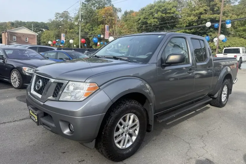 2017 Nissan Frontier SV photo 1