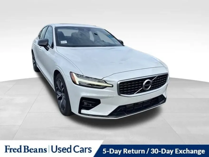 2019 Volvo S60 T6 R-Design photo 1