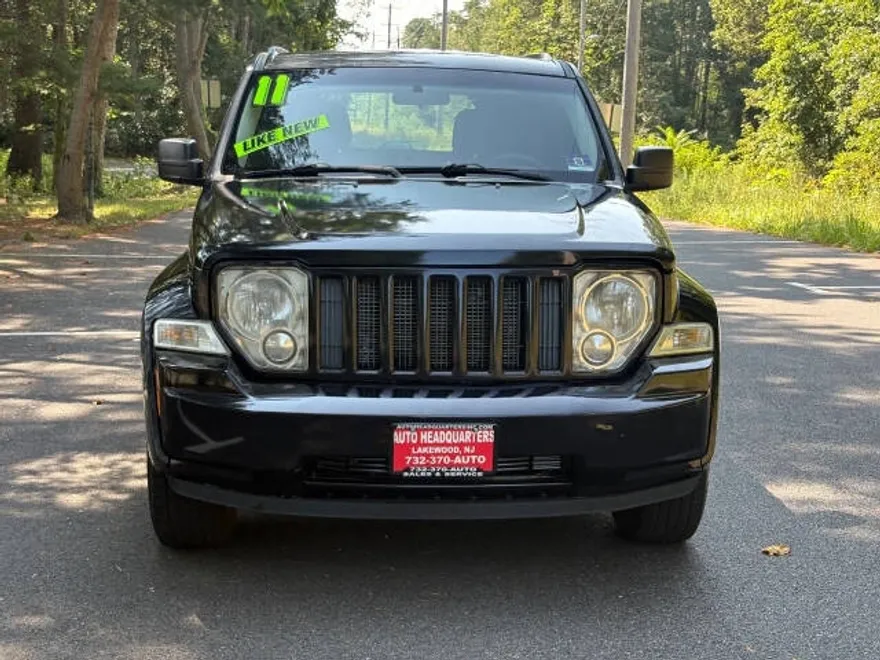 2011 Jeep Liberty Sport photo 1