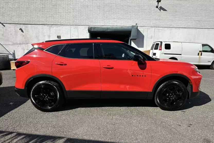 2025 Chevrolet Blazer photo 1