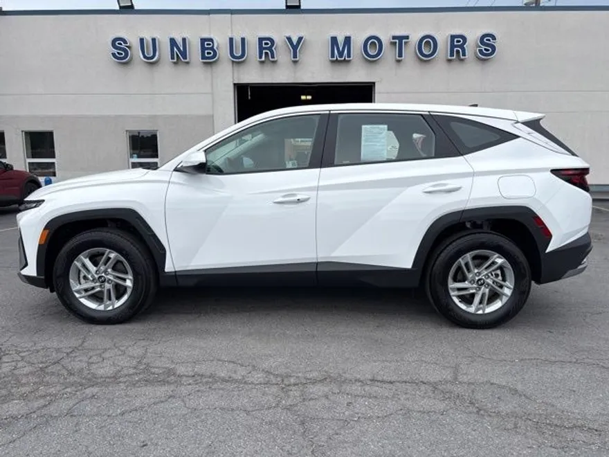 2025 Hyundai Tucson SE photo 1