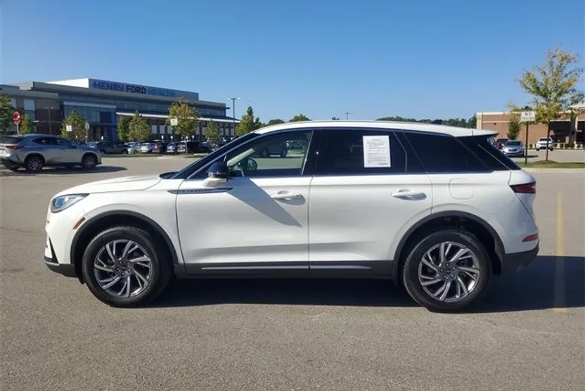 2024 Lincoln Corsair Premiere photo 1