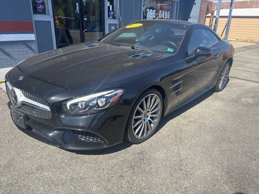 2017 Mercedes Benz SL 550 photo 1
