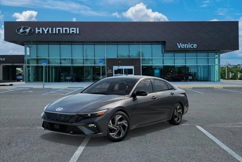 2025 Hyundai Elantra SEL Sport photo 1