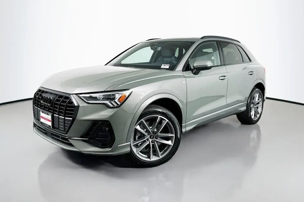 2025 Audi Q3 S line Premium photo 1