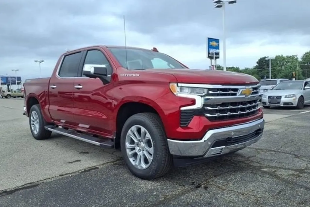 2025 Chevrolet Silverado 1500 LTZ photo 1