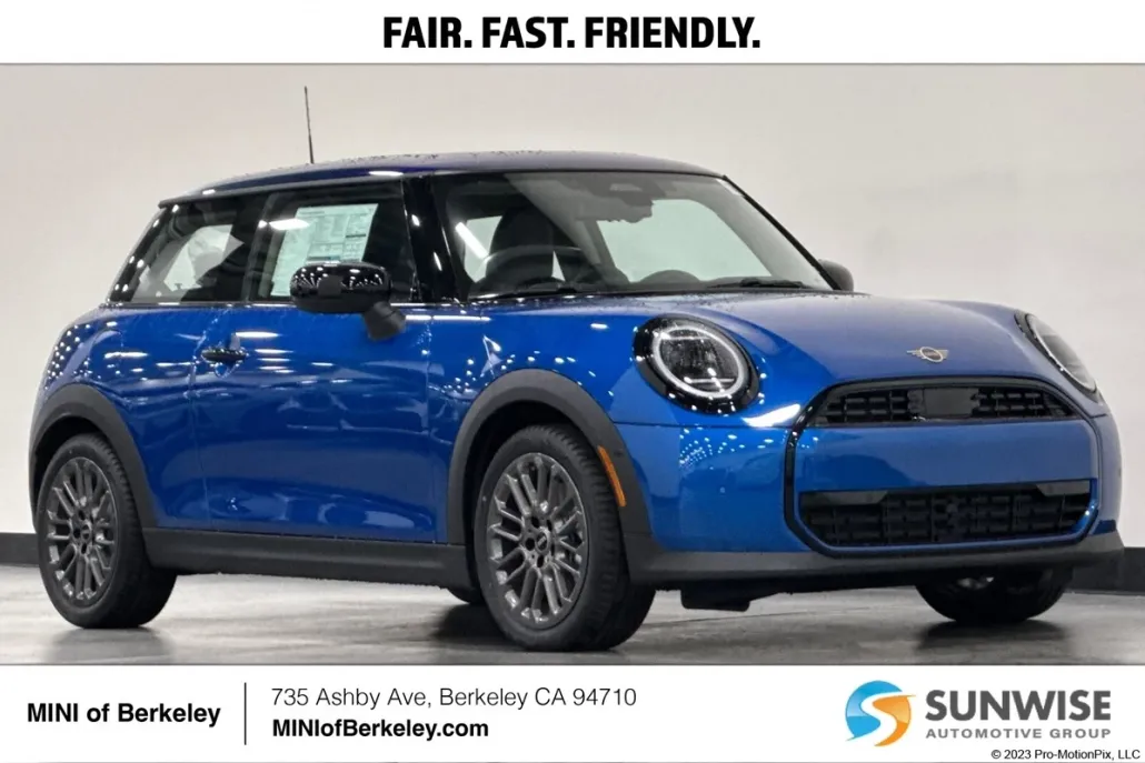 2025 Mini Cooper 2 Door Hardtop Signature photo 1
