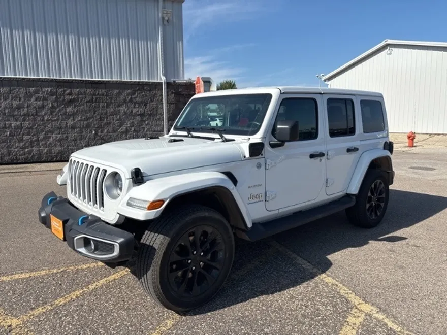 2023 Jeep Wrangler Sahara 4xe photo 1
