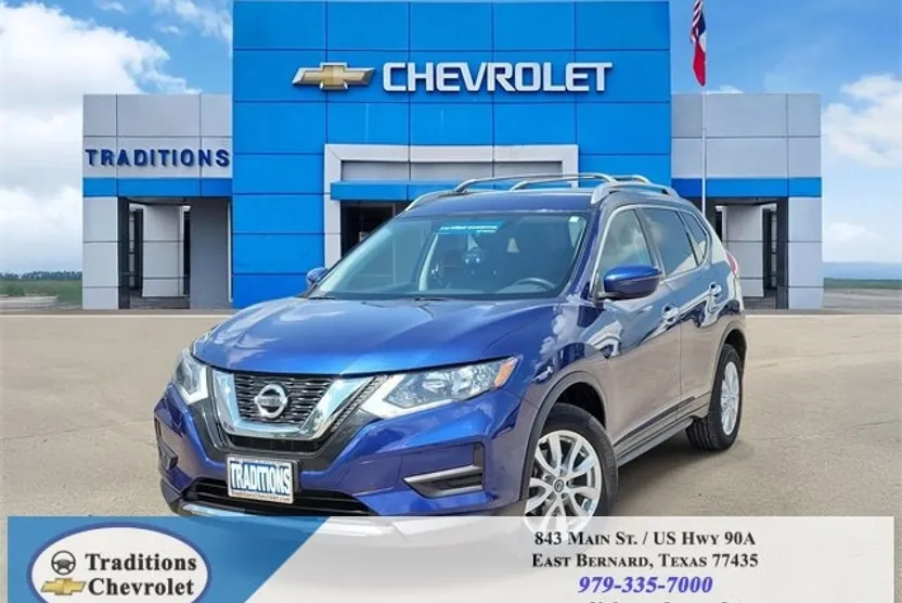 2017 Nissan Rogue SV photo 1