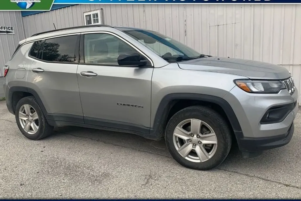 2022 Jeep Compass Latitude photo 1