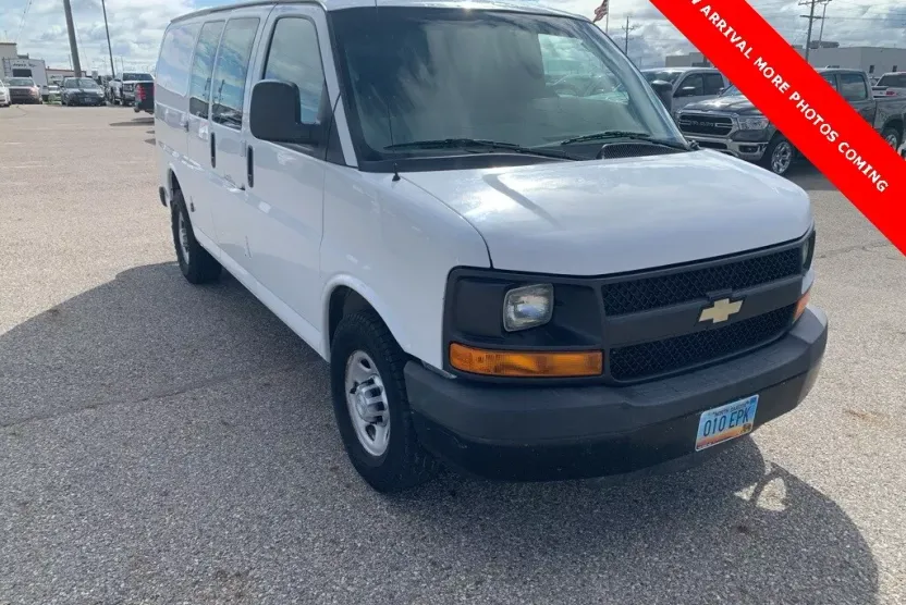 2015 Chevrolet Express 2500 Work Cargo Van photo 1