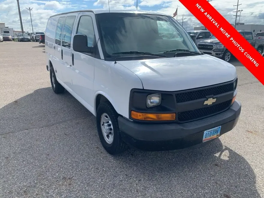 2015 Chevrolet Express 2500 Work Cargo Van photo 1