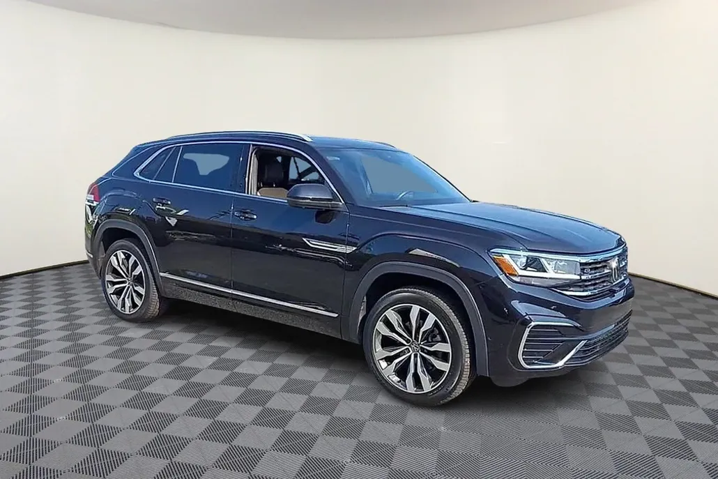 2022 Volkswagen Atlas Cross Sport V6 SEL Premium R-Line photo 1