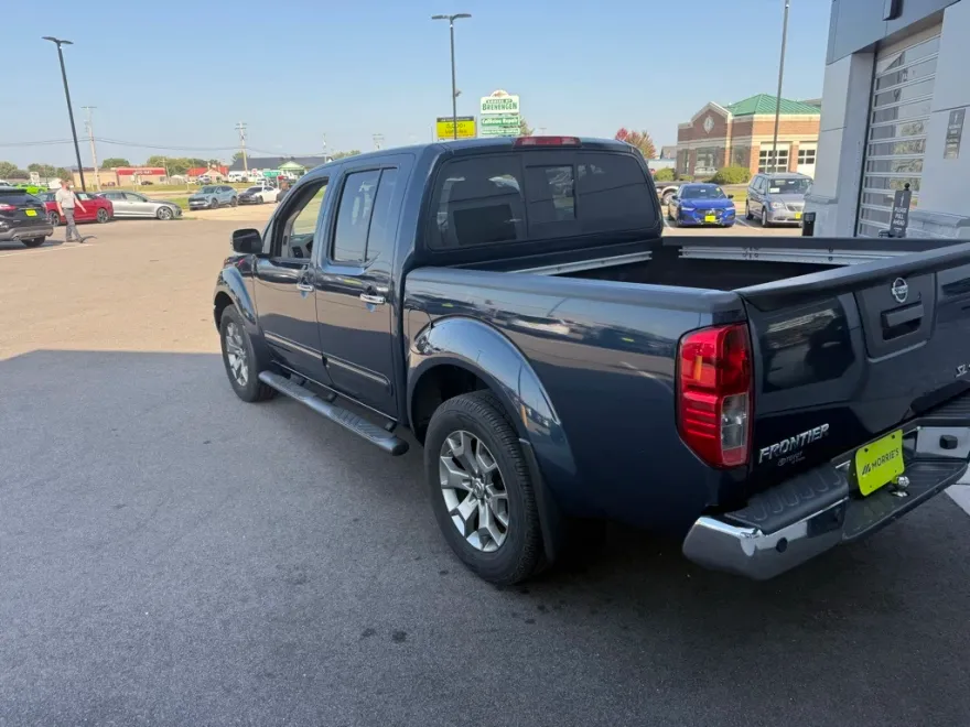2019 Nissan Frontier SL photo 1