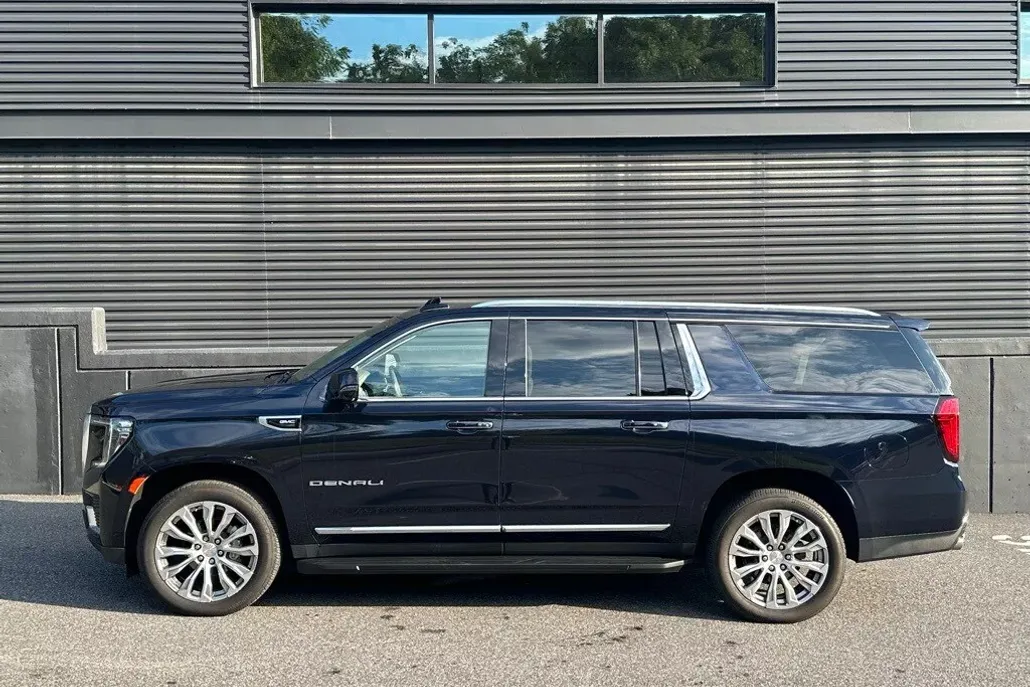 2021 Gmc Yukon XL Denali photo 1