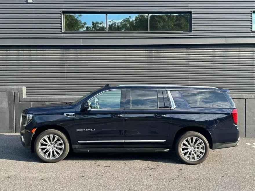 2021 Gmc Yukon XL Denali photo 1