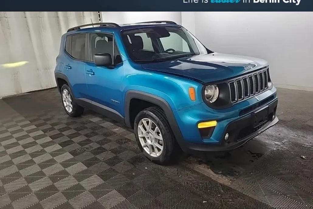 2022 Jeep Renegade Latitude photo 1