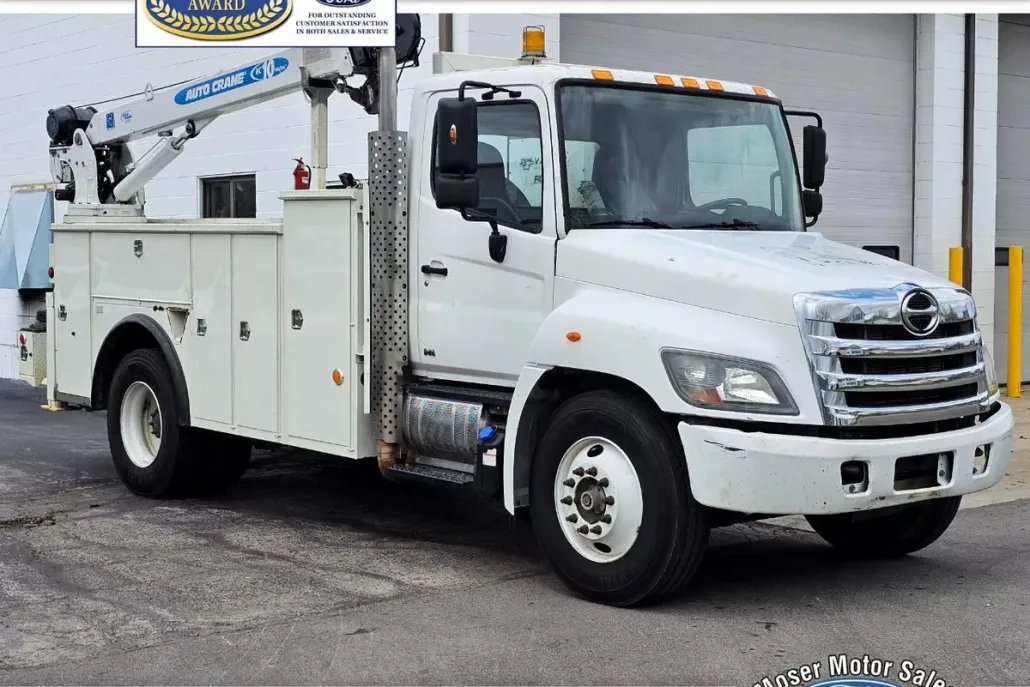 2017 Hino Conventional Type Truck photo 1
