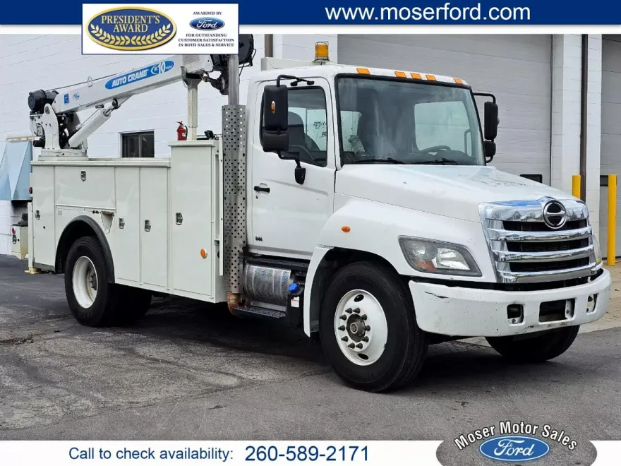 2017 Hino Conventional Type Truck photo 1