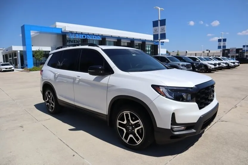 2023 Honda Passport Elite photo 1