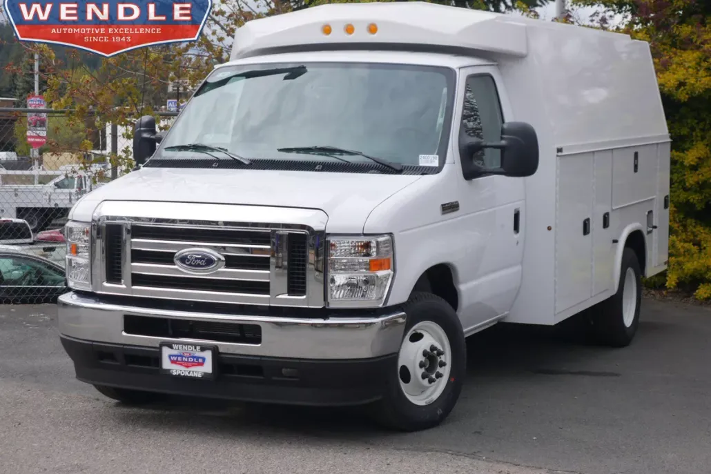 2025 Ford E-350 photo 1