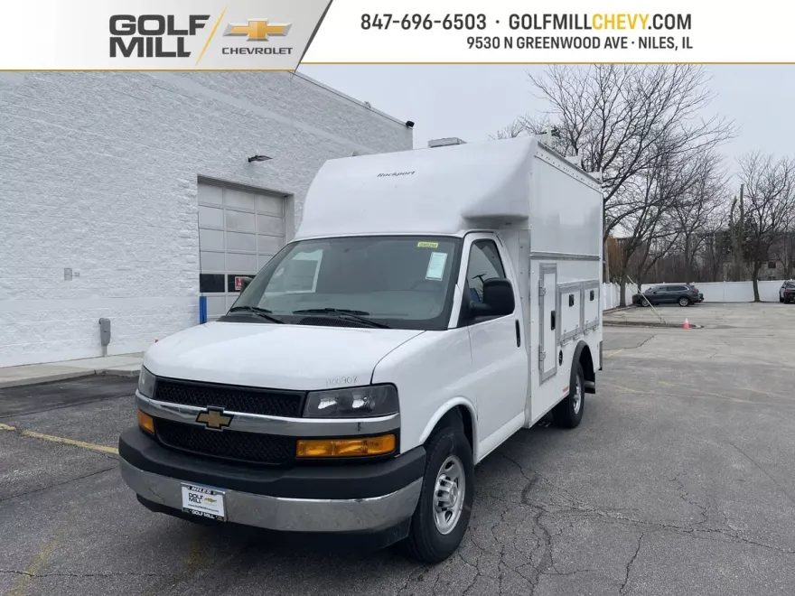2025 Chevrolet Express 3500 Cutaway Van photo 1