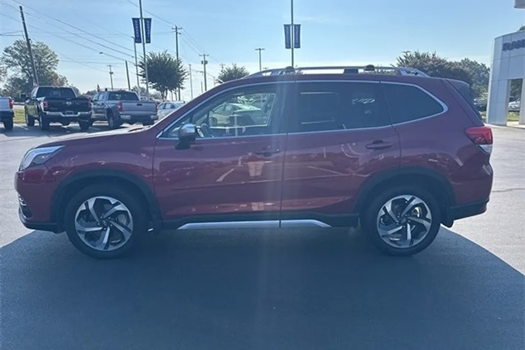 2022 Subaru Forester Touring photo 1