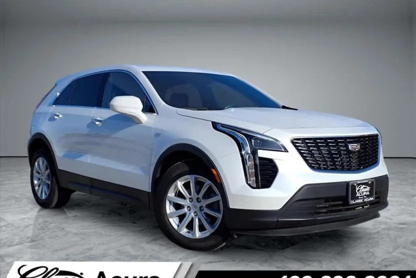 2023 Cadillac XT4 Luxury photo 1