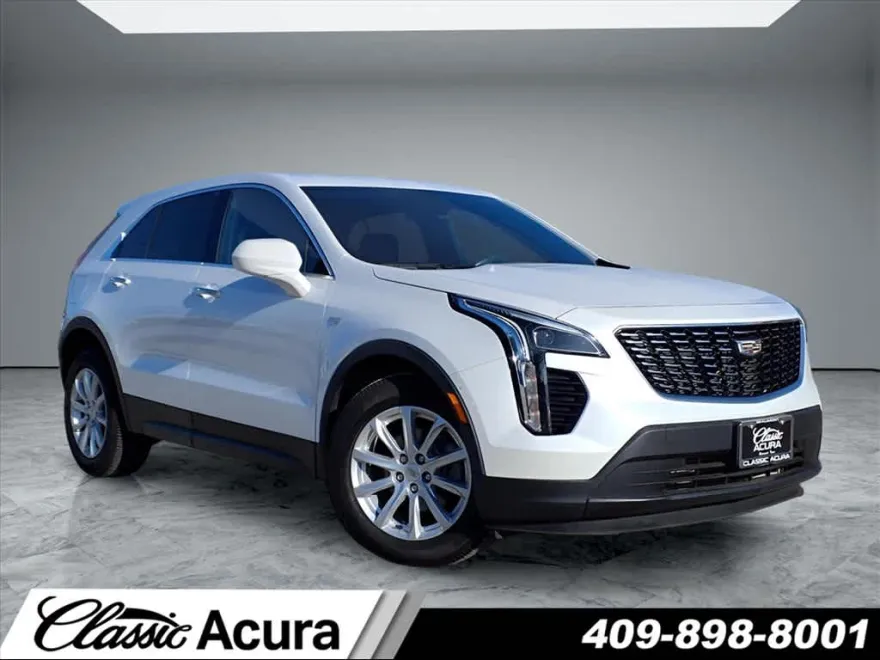 2023 Cadillac XT4 Luxury photo 1