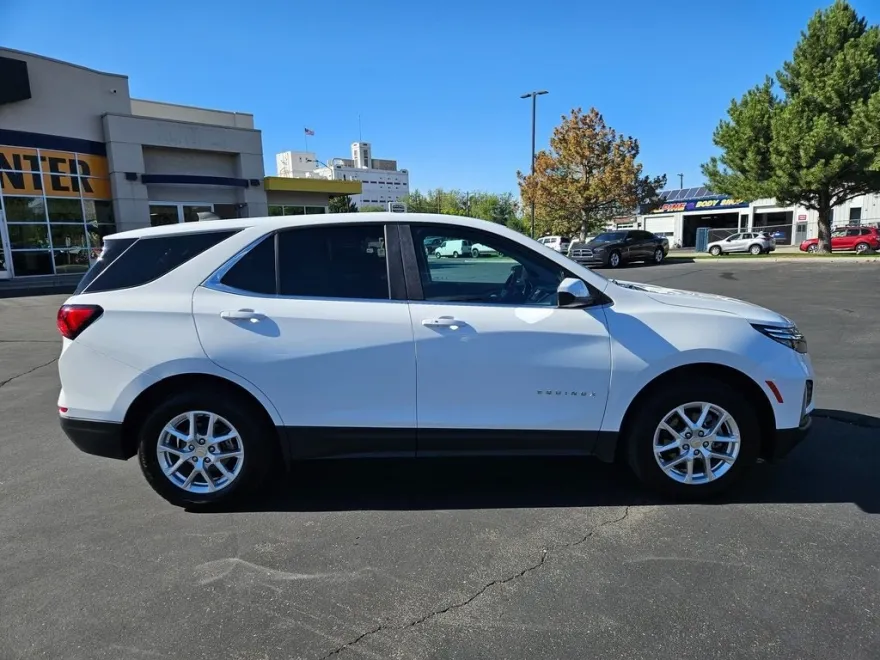 2023 Chevrolet Equinox photo 1