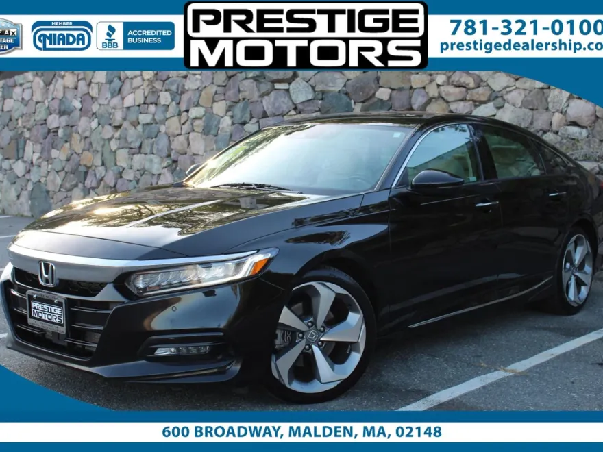 2018 Honda Accord Touring photo 1
