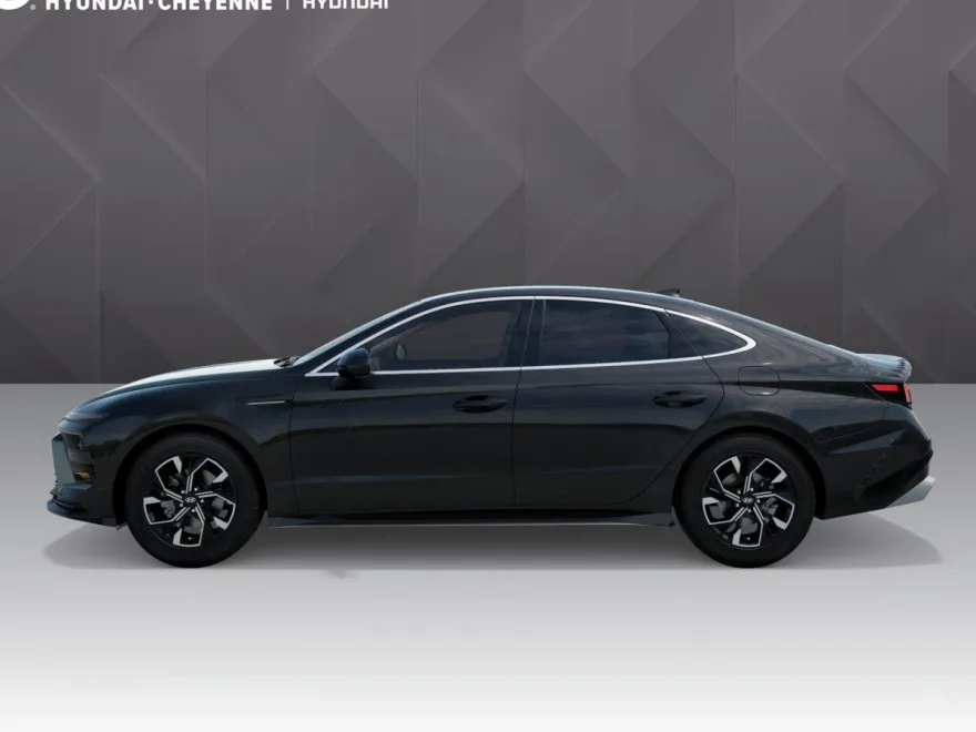 2025 Hyundai Sonata SEL photo 1