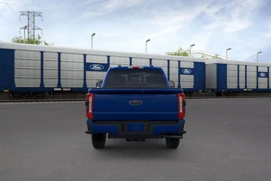 2026 Ford F-250 Lariat photo 1