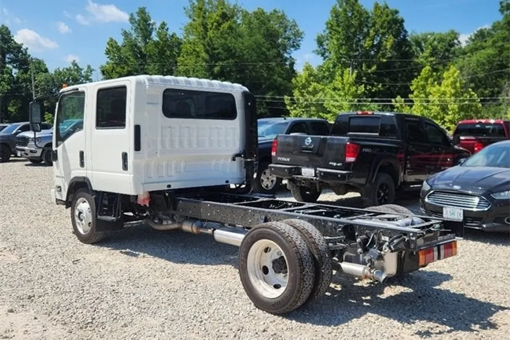 2025 Chevrolet Silverado photo 1