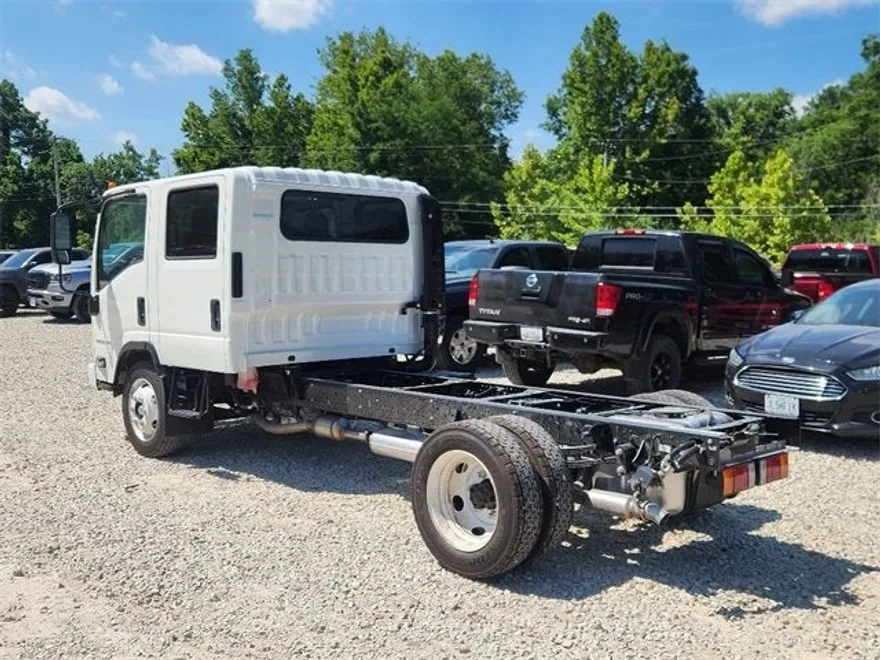 2025 Chevrolet Silverado photo 1