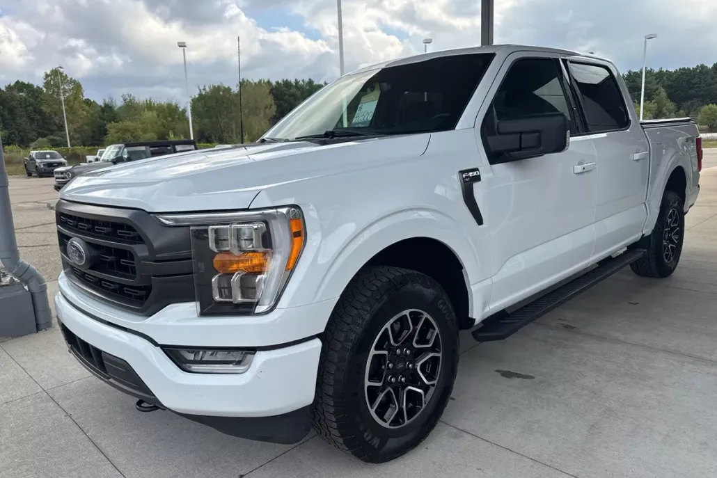 2023 Ford F-150 XLT photo 1