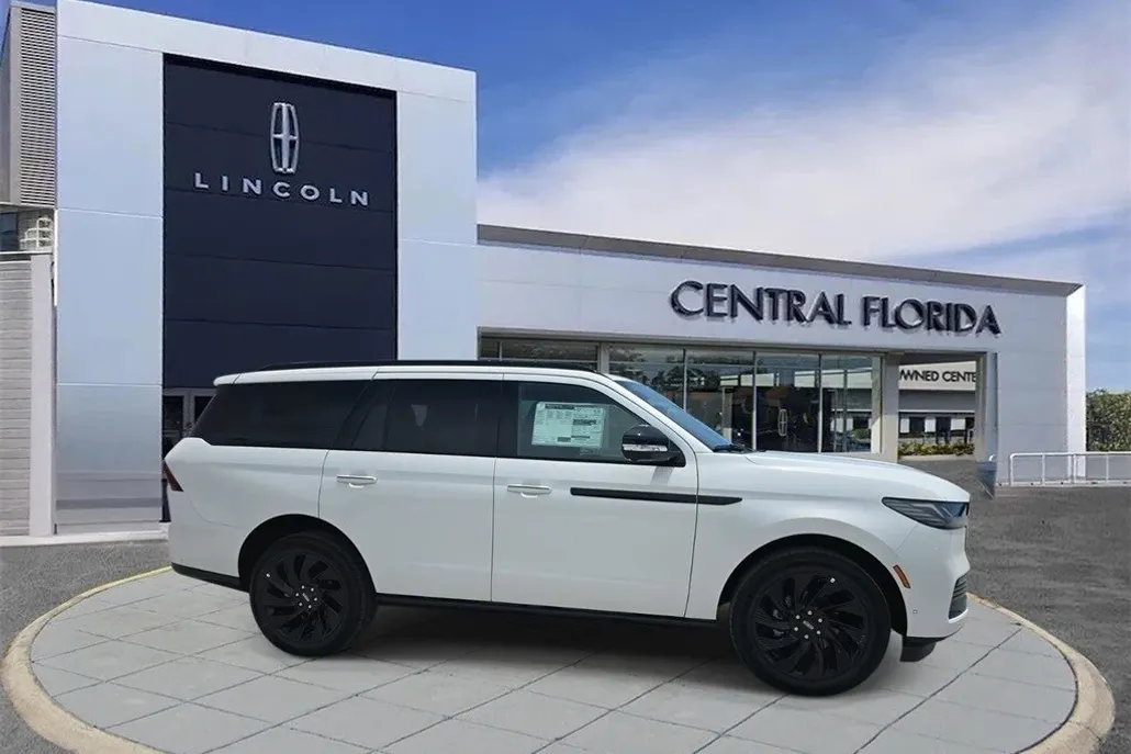 2025 Lincoln Navigator Reserve photo 1