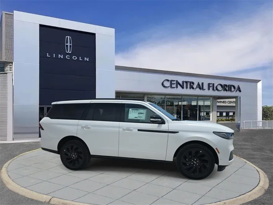 2025 Lincoln Navigator Reserve photo 1
