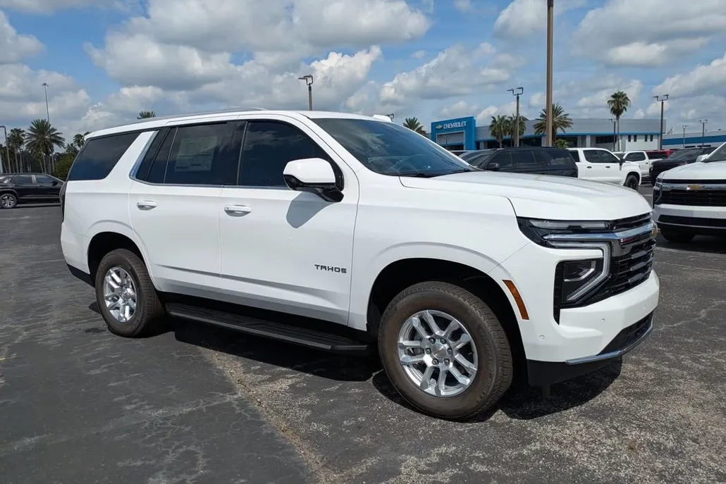 2025 Chevrolet Tahoe LS photo 1