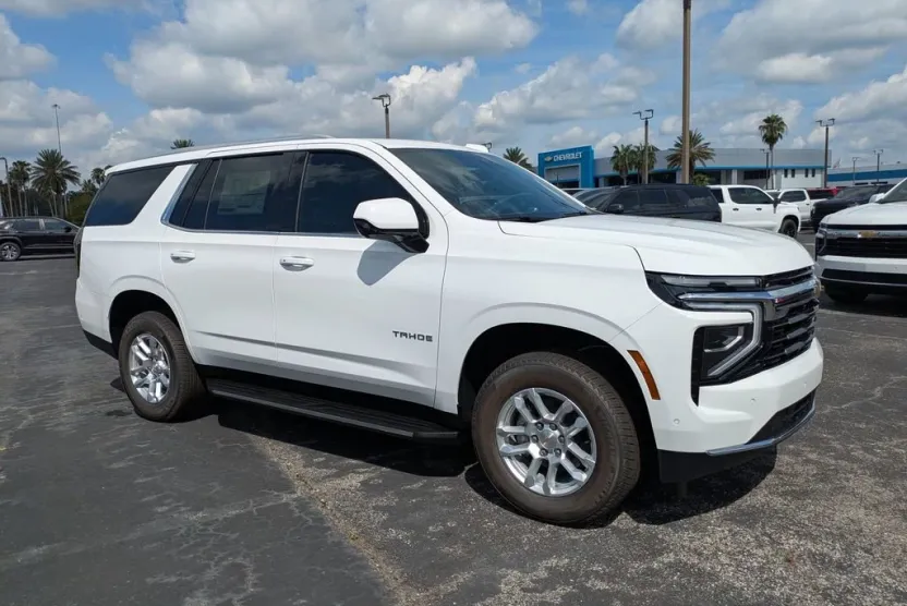 2025 Chevrolet Tahoe LS photo 1