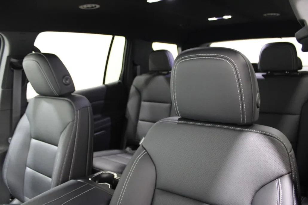 2025 Chevrolet Traverse photo 1